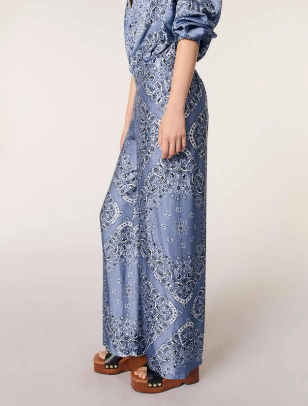 Blue bandana print