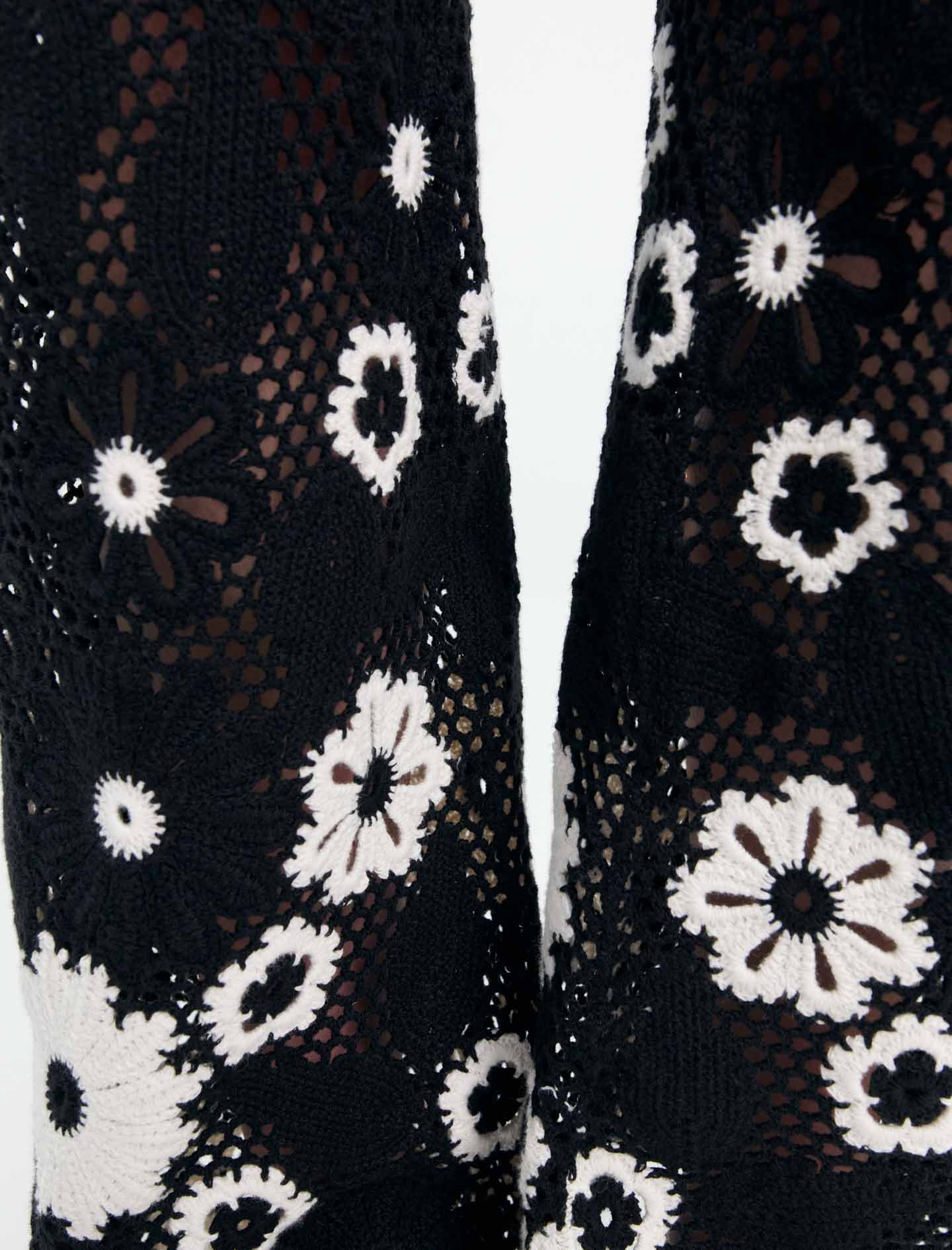 black/white